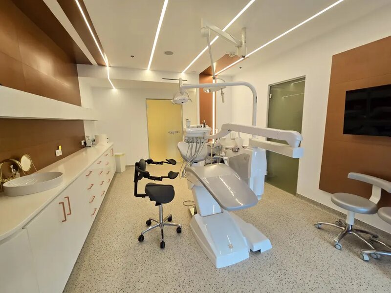 World Dentistry Clinic - Clinica stomatologica